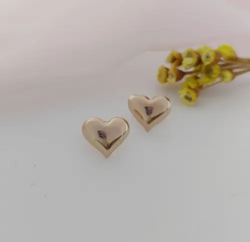 BRINCO MINI CORAÇÃO BANHADO A OURO 18K