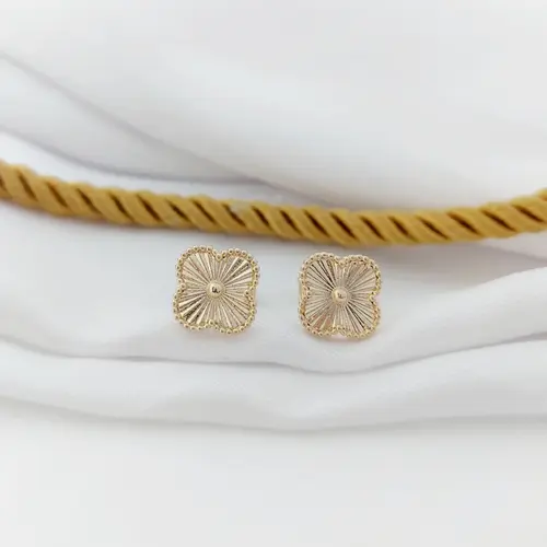 BRINCO FLOR DA TERRA BANHADO A OURO 18K