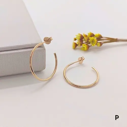 ARGOLA ESSENCIAL BANHADA A OURO 18K
