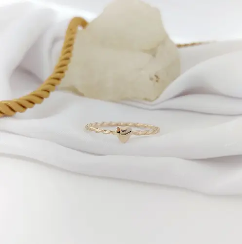 ANEL CORAÇÃO TORCIDO PLUS BANHADO A OURO 18K