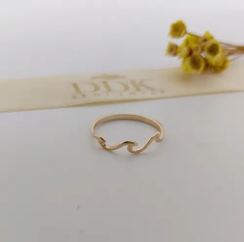 ANEL ONDA BANHADO A OURO 18K