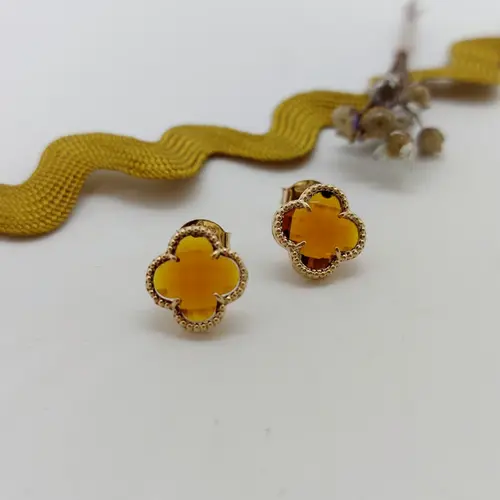 BRINCO GOLDEN CLOVER ÂMBAR BANHADO A OURO 18K