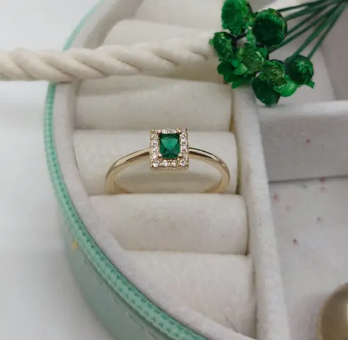 ANEL IMPERIAL ESMERALDA BANHADO A OURO 18K