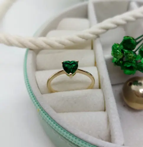 ANEL SOLITARIO LOVE GREEN BANHADA A OURO 18K