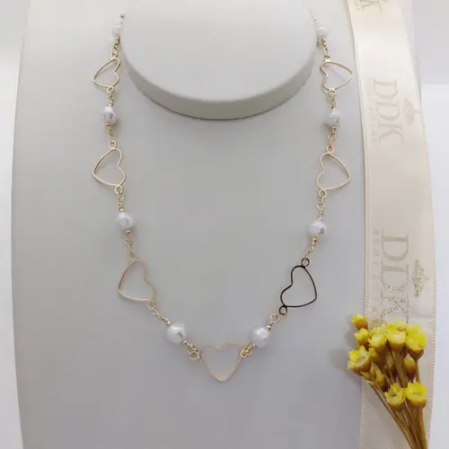 CHOKER CORAÇÃO COM PÉROLAS BANHADO A OURO 18K