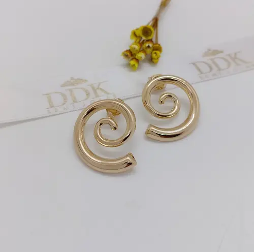 BRINCO SPIRAL GOLD BANHADA A OURO 18K