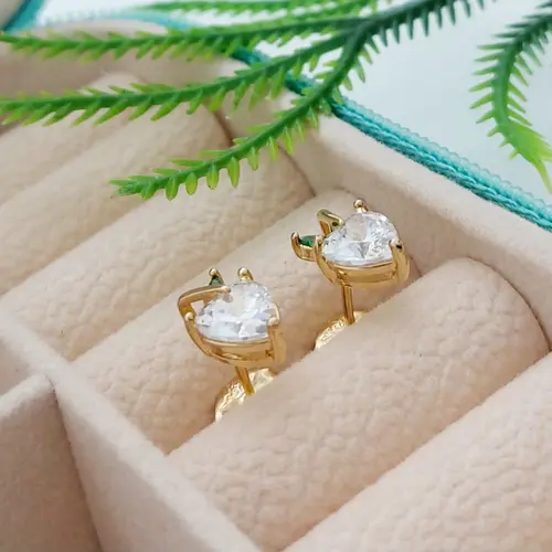 BRINCO INF CORAÇÃO CRYSTAL BANHADO A OURO 18K