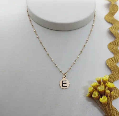 CHOKER INICIAL MINIMALISTA GOLD BANHADA A OURO 18K