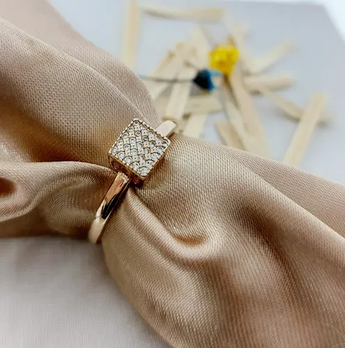 ANEL LUIMIÈRE QUADRÈ BANHADO A OURO 18K