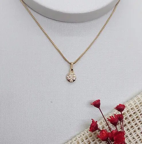 COLAR FLOWER ELEGANCE BANHADO A OURO 18K