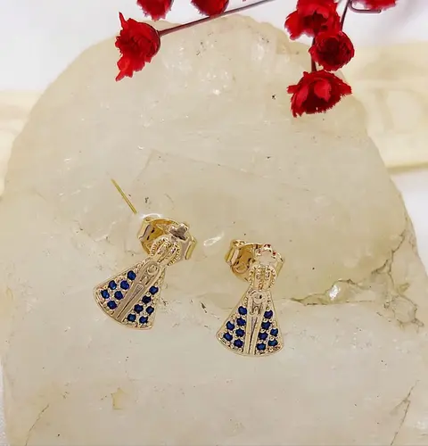 BRINCO NOSSA SENHORA CRAVEJADO BANHADO A OURO 18K