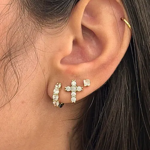 BRINCO CRUZ ESSENZA G BANHADO A OURO 18K