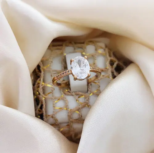 ANEL CRYSTAL OVAL BANHADO A OURO 18K