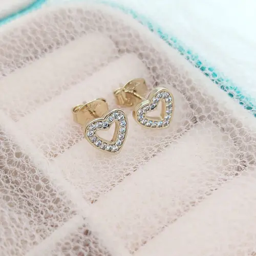 Brinco cor. vazado M banhado a ouro 18k