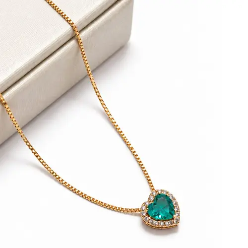 Colar coração verde água banhado a ouro 18k