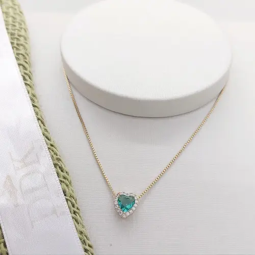 Colar coração verde água banhado a ouro 18k
