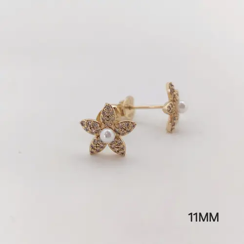 Brinco flor com pérola banhado a ouro 18k