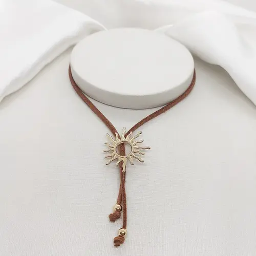 Choker gravata sol banhada a ouro 18k