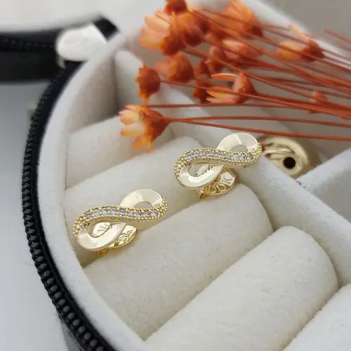 BRINCO INFINITO BANHADO A OURO 18K