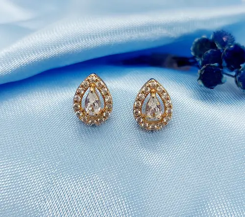 BRINCO GOTA DE CRISTAL P BANHADO A OURO 18K
