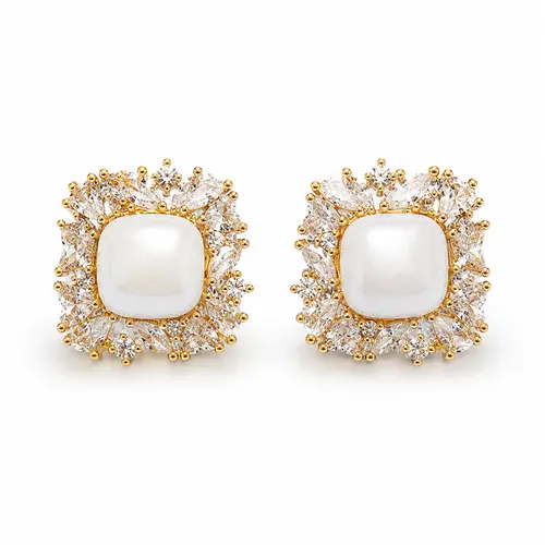 BRINCO PÉROLA QUADRADO BANHADO A OURO 18K