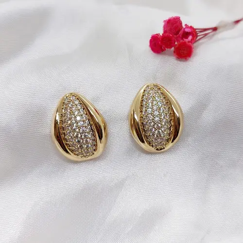 BRINCO GOTA CRAVEJADA BANHADO A OURO 18K