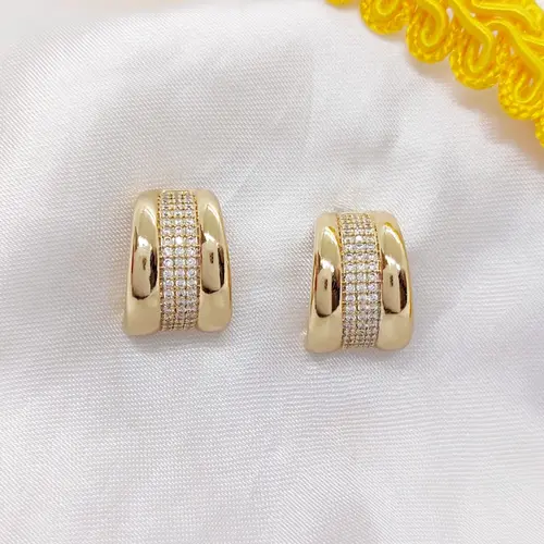 BRINCO ARGOLA GROSSA BANHADA  A OURO 18K