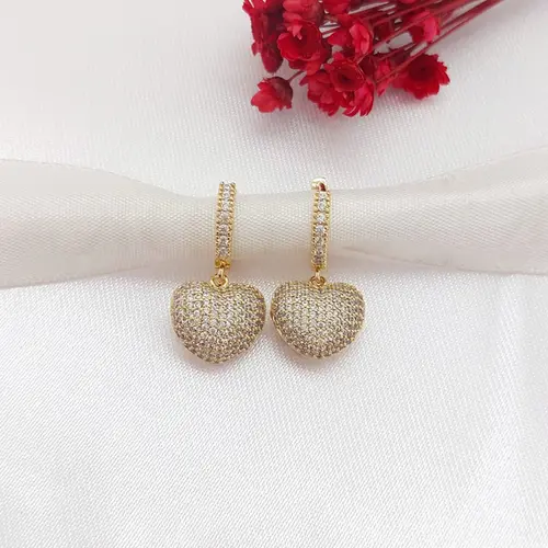 ARGOLA CORAÇÃO CRAVEJADO BANHADO A OURO 18K