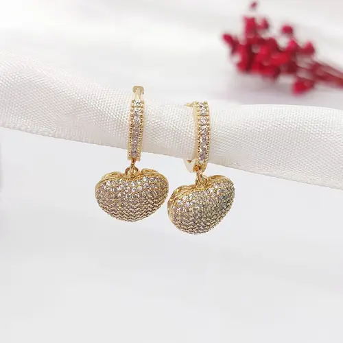 ARGOLA CORAÇÃO CRAVEJADO BANHADO A OURO 18K