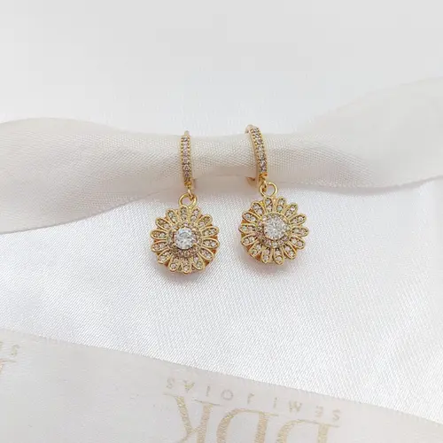 ARGOLA FLOR BANHADA A OURO 18K