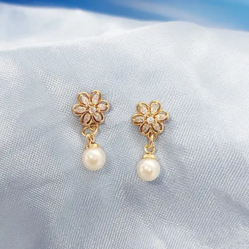 BRINCO FLOR BANHADO A OURO 18K