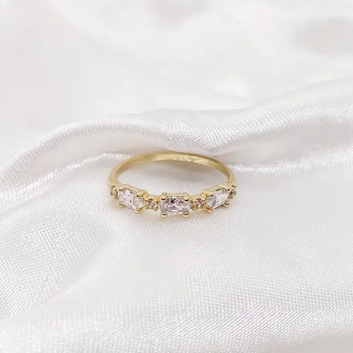 ANEL 3 PEDRAS BANHADO A OURO 18K