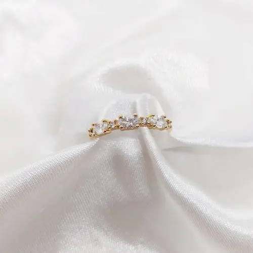 ANEL 3 PEDRAS BANHADO A OURO 18K