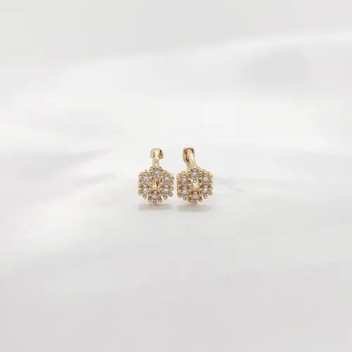 ARGOLA FLOR GOOD BANHADO A OURO 18K