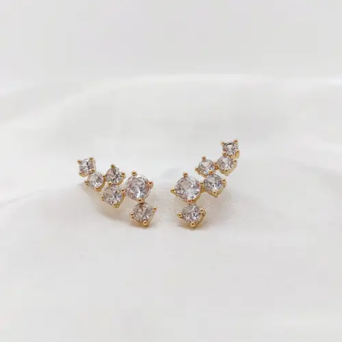 BRINCO CUBOS BANHADO A OURO 18K