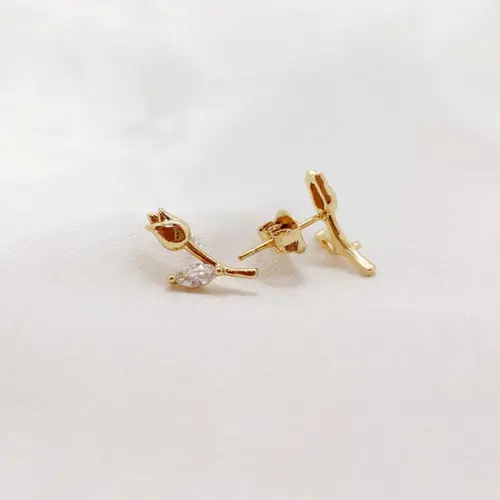 BRINCO ROSA BANHADA A OURO 18K