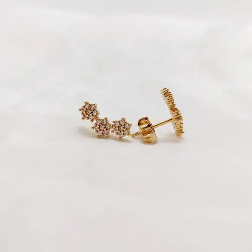 BRINCO CACHO FLOR BANHADO A OURO 18K