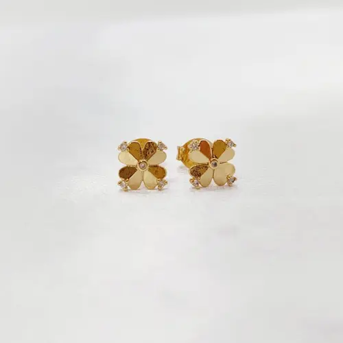 BRINCO FLOWER BANHADO A OURO 18K