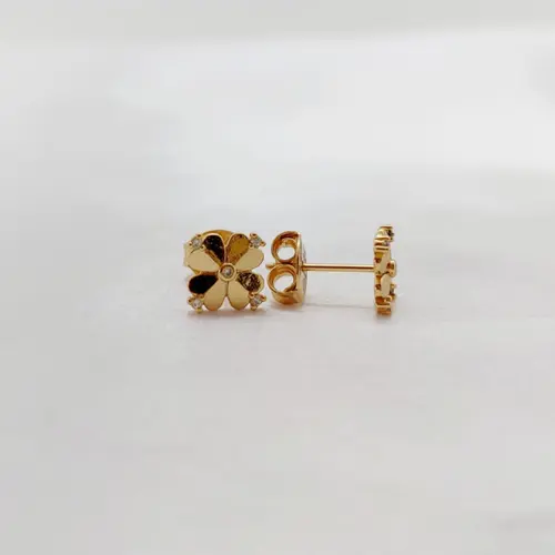 BRINCO FLOWER BANHADO A OURO 18K