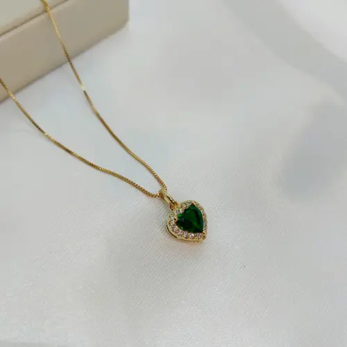 COLAR CORAÇÃO VERDE