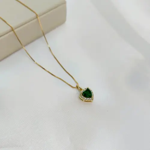 COLAR CORAÇÃO VERDE