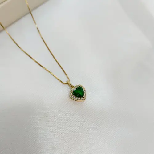 COLAR CORAÇÃO VERDE