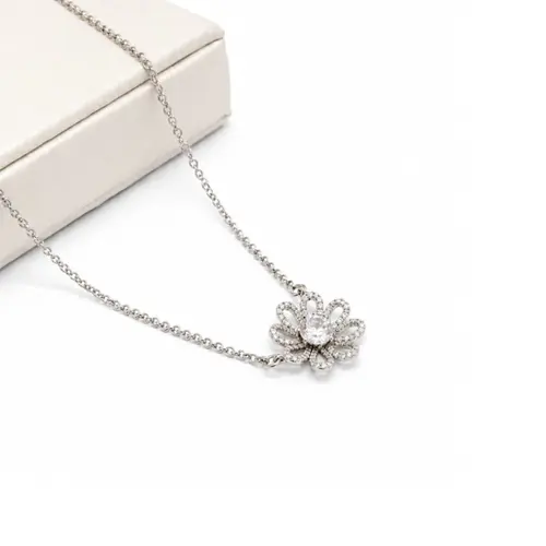 CHOKER FLOR BANHADA A OURO BRANCO