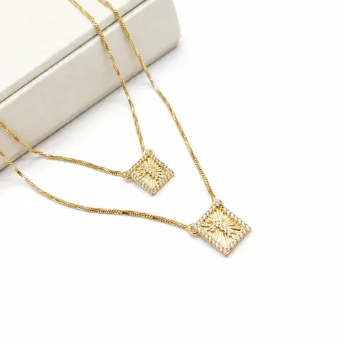 ESCAPULARIO CRAVEJADO BANHADO A OURO 18K