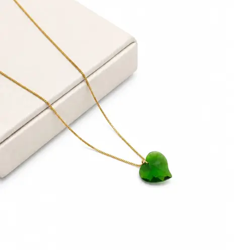 COLAR CORAÇÃO VERDE BANHADO A OURO 18K