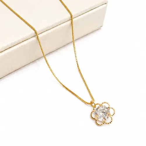 COLAR FLOR  BANHADO A OURO 18K.