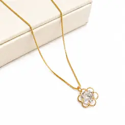 COLAR FLOR  BANHADO A OURO 18K.